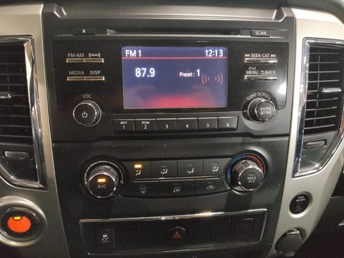 Used 2018 Nissan Titan SV RWD image 25