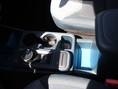 New 2025 Ford Maverick XLT w/ XLT Luxury Package FWD image 30