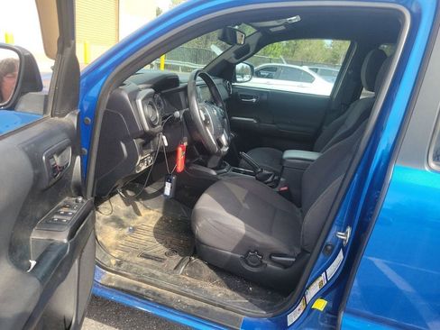 Used 2017 Toyota Tacoma TRD Off-Road w/ Tow Package image 5