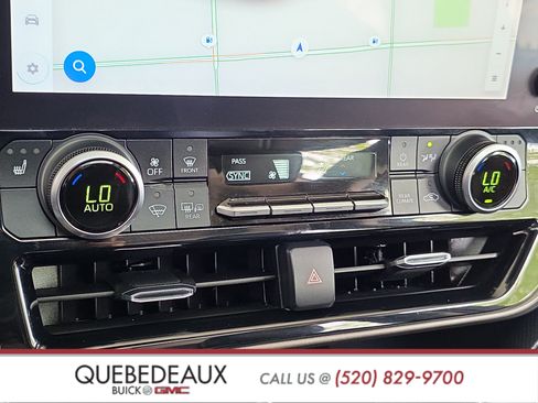 Used 2023 Toyota Highlander XLE FWD image 19