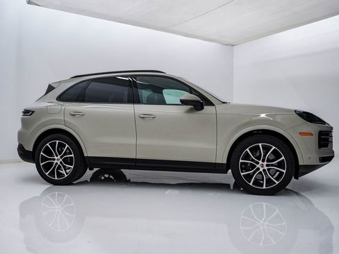 New 2026 Porsche Cayenne image 9