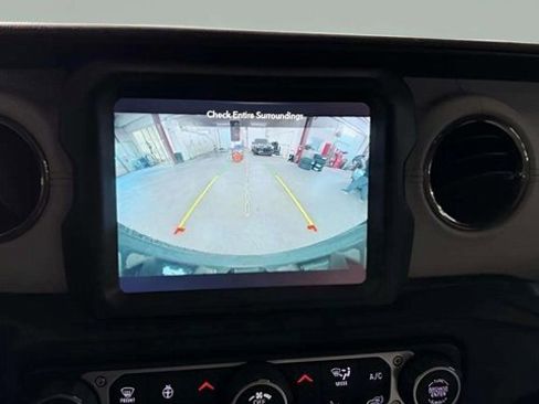 Used 2021 Jeep Wrangler Unlimited Sahara image 18