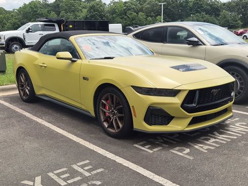 Certified 2025 Ford Mustang GT Premium RWD image 2