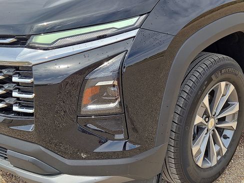 Used 2025 Chevrolet Equinox LT AWD/4WD image 9