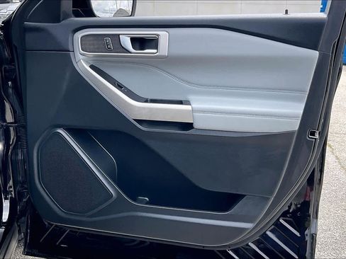 Used 2022 Ford Explorer XLT w/ Equipment Group 202A image 22