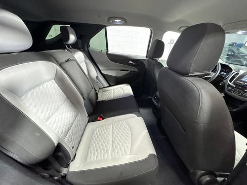 Used 2018 Chevrolet Equinox LS FWD image 28