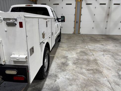 Used 2015 Ford F250 XL w/ Power Equipment Group AWD/4WD image 10
