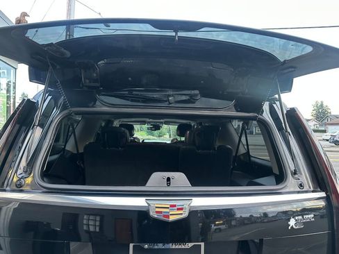 Used 2015 Cadillac Escalade ESV Luxury image 18