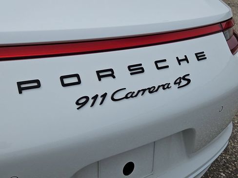 Used 2018 Porsche 911 Carrera 4S AWD/4WD image 12
