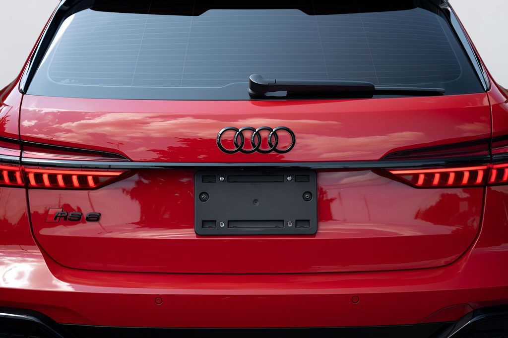 Used 2021 Audi RS 6 w/ Executive Package AWD/4WD image 17