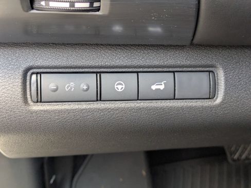 Used 2025 Nissan Pathfinder Rock Creek AWD/4WD image 14