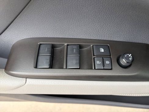 Used 2023 Toyota Camry LE image 4