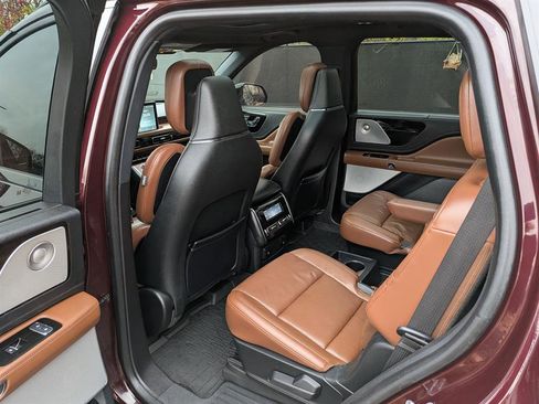 Certified 2023 Lincoln Aviator Reserve w/ Equipment Group 201A image 23