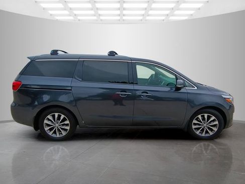 Used 2017 Kia Sedona SX FWD image 9