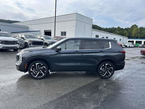 Used 2024 Mitsubishi Outlander SE FWD image 4