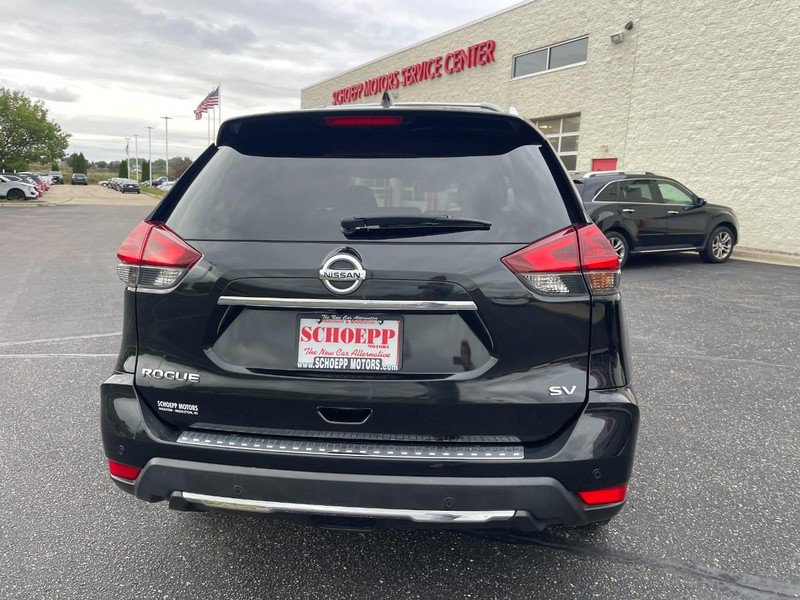 Used 2019 Nissan Rogue SV w/ Premium Package FWD image 4