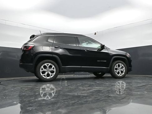Used 2024 Jeep Compass Latitude AWD/4WD image 29