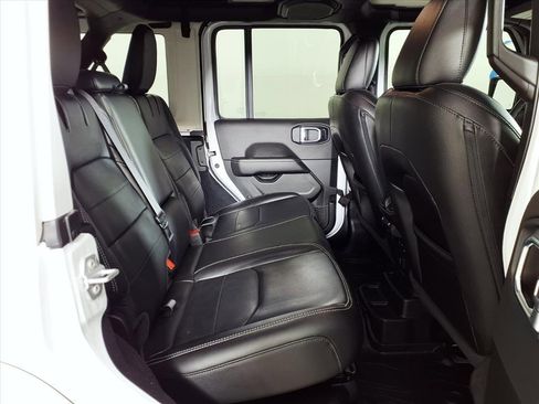 Used 2022 Jeep Wrangler Unlimited Sahara w/ Cold Weather Group image 10