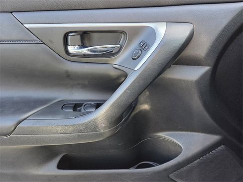 Used 2017 Nissan Altima 2.5 SR w/ Midnight Edition Package image 23