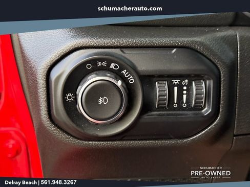 Used 2022 Jeep Wrangler Unlimited Sahara w/ LED Lighting Group AWD/4WD image 26