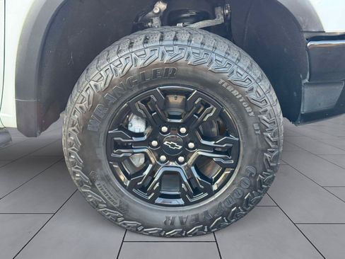 Used 2023 Chevrolet Silverado 1500 ZR2 w/ Technology Package AWD/4WD image 10
