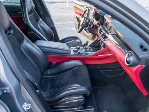 Used 2019 Alfa Romeo Stelvio Quadrifoglio image 30