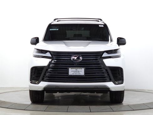 Used 2024 Lexus LX 600 4WD w/ Appearance Package image 2