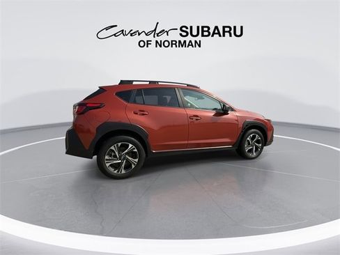 Used 2025 Subaru Crosstrek 2.0i Premium image 3