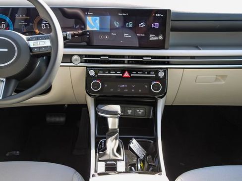 New 2026 Hyundai Tucson SEL image 16