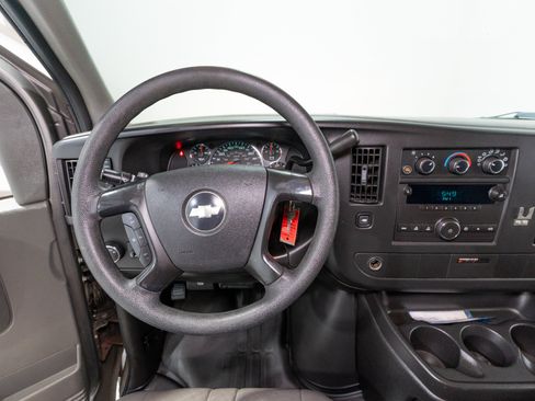 Used 2008 Chevrolet Express 1500 w/ Power Package RWD image 15