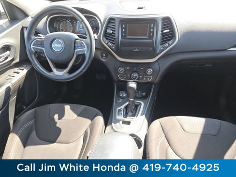 Used 2015 Jeep Cherokee Latitude w/ Comfort/Convenience Group AWD/4WD image 20