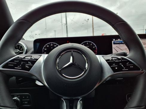 New 2025 Mercedes-Benz GLA 250 4MATIC image 22