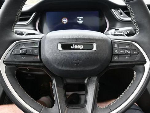 Used 2023 Jeep Grand Cherokee L Laredo AWD/4WD image 36