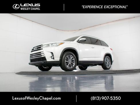 Used 2019 Toyota Highlander XLE image 12