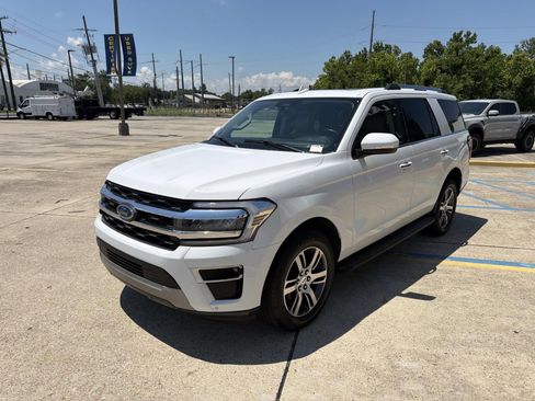 Certified 2024 Ford Expedition Limited RWD image 4