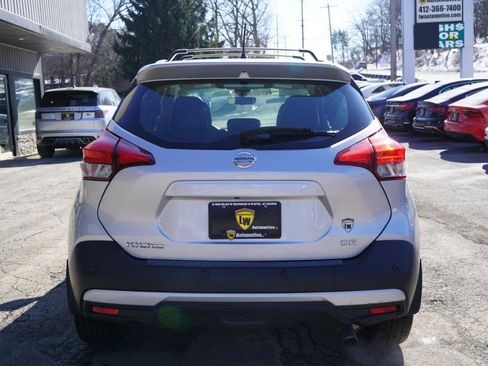 Used 2020 Nissan Kicks SR w/ SR Premium Package image 7