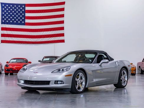 Used 2005 Chevrolet Corvette Convertible w/ Preferred Equipment Group RWD image 21