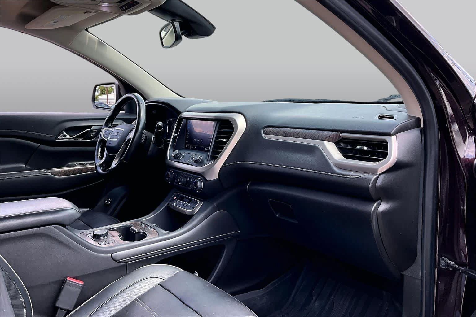 Used 2020 GMC Acadia Denali AWD/4WD image 18
