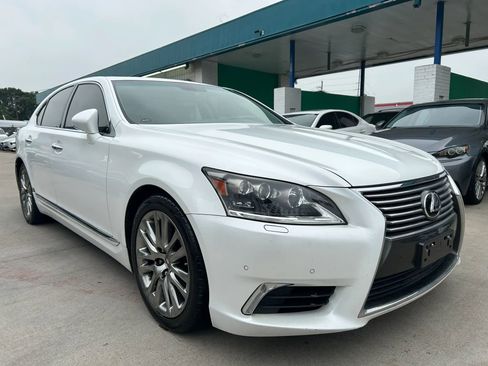 Used 2013 Lexus LS 460 w/ Comfort Pkg RWD image 7