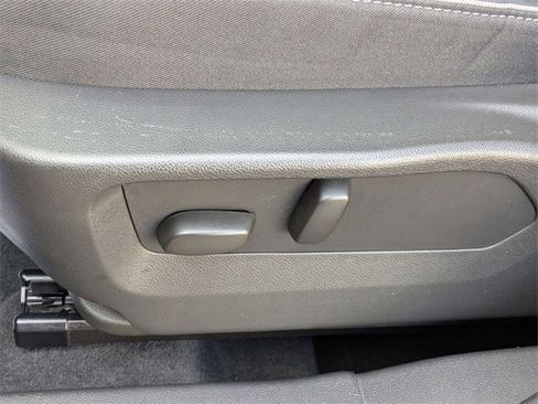 Used 2023 Buick Envision Essence image 25