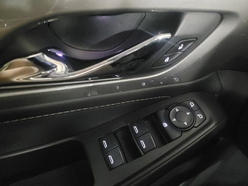 Used 2020 Chevrolet Traverse LS image 27