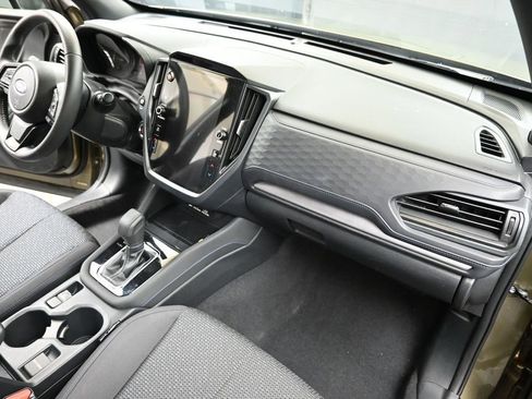 Certified 2025 Subaru Forester Premium AWD/4WD image 13