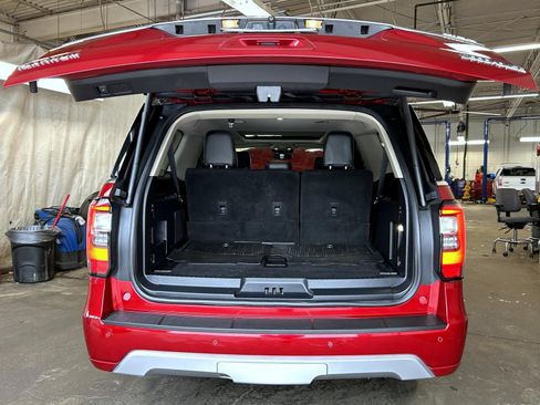 Used 2018 Ford Expedition Max Platinum AWD/4WD image 22