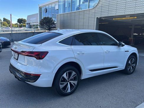 Used 2024 Audi Q8 e-tron Premium Plus AWD/4WD image 6