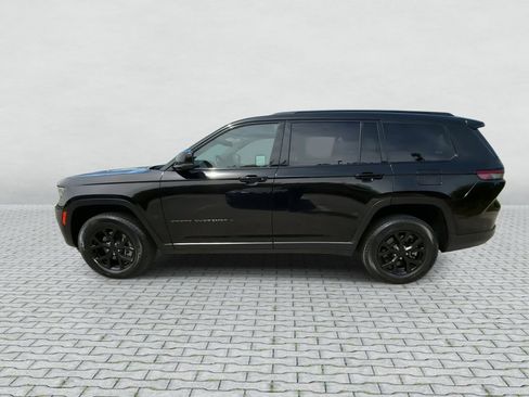 Used 2024 Jeep Grand Cherokee L Laredo AWD/4WD image 5