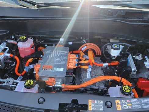 Used 2023 Chevrolet Bolt EUV LT w/ Driver Confidence Package FWD image 36