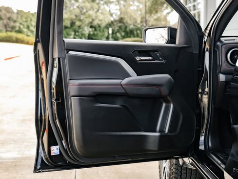 Used 2024 Chevrolet Colorado Z71 w/ Z71 Convenience Package 2 image 80