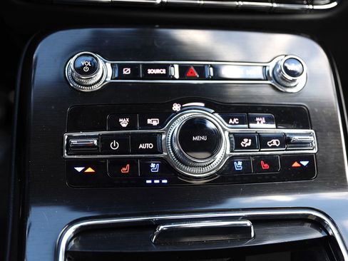 Used 2022 Lincoln Nautilus Reserve image 28