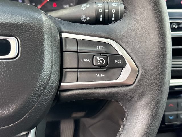 Used 2025 Jeep Compass Latitude w/ Altitude Special Edition AWD/4WD image 28