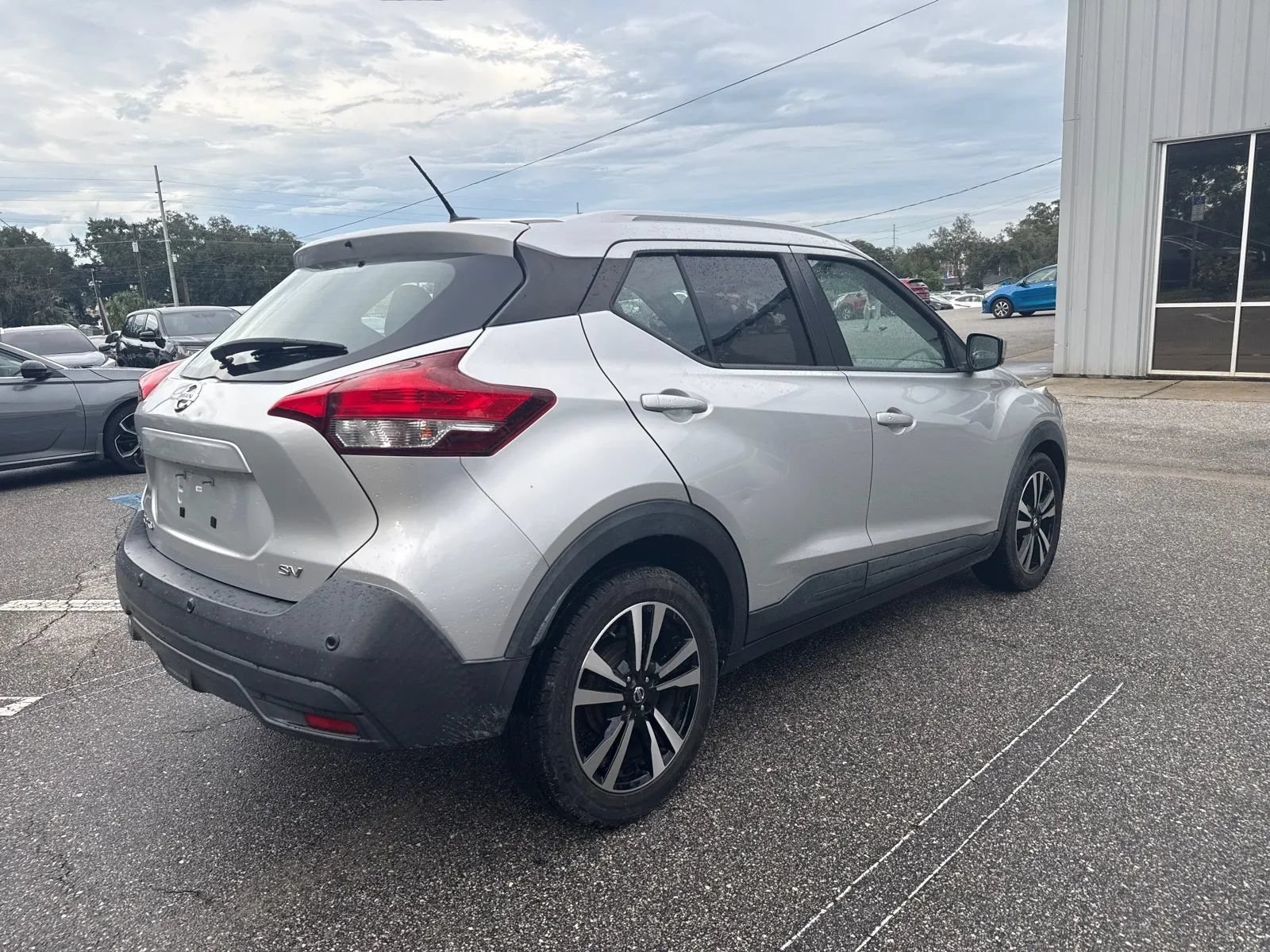 Used 2020 Nissan Kicks SV FWD image 9